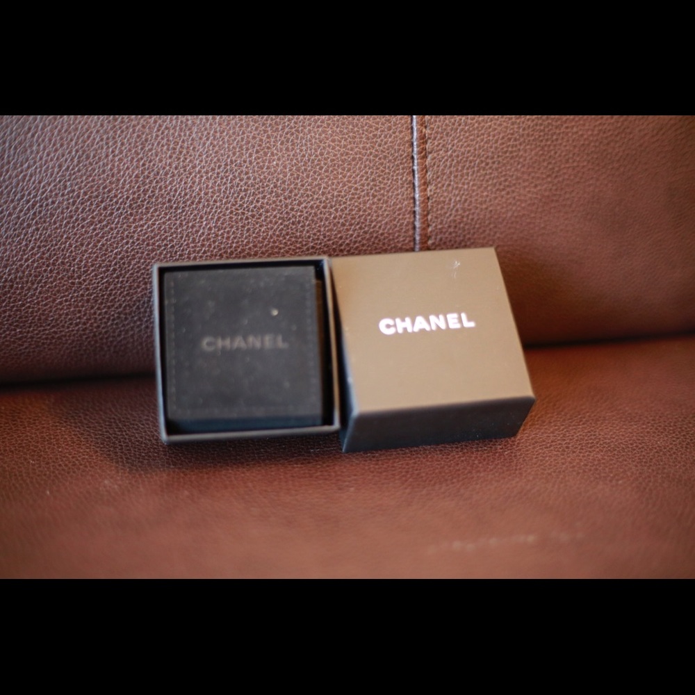 (SOLD) Authentic 2016 Chanel earrings